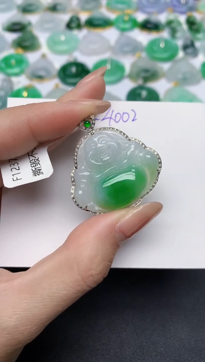 颈饰18K金镶嵌翡翠 天然缅甸A货翡翠百元以上9元证书费自理