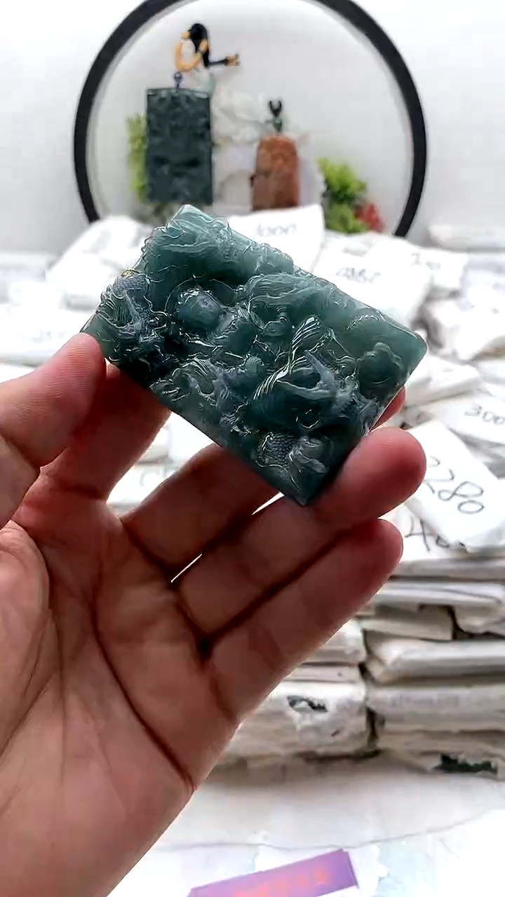 颈饰未镶嵌翡翠虚空藏