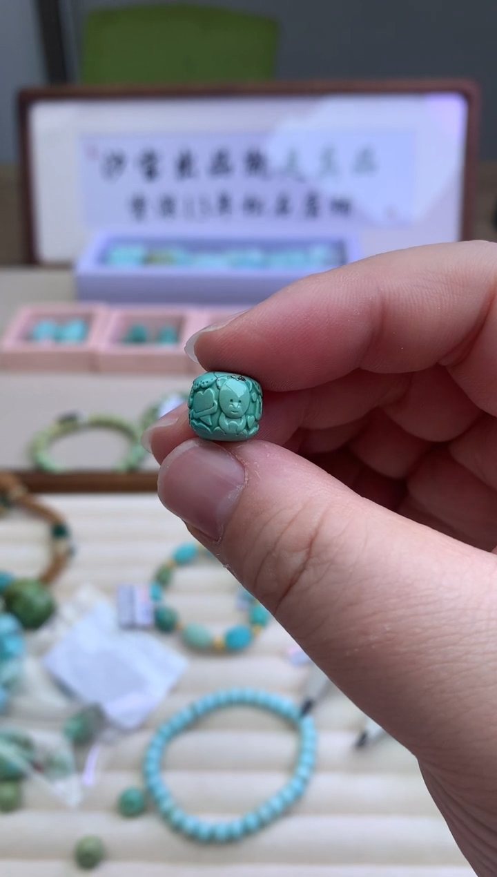 【闪购商品】绿松石雕刻件未镶嵌I76