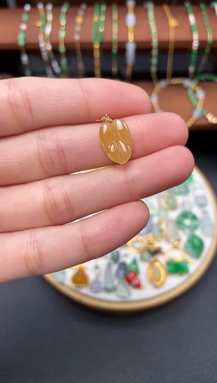 【闪购商品】翡翠吊坠(不含链)18K金镶嵌一个   JK623