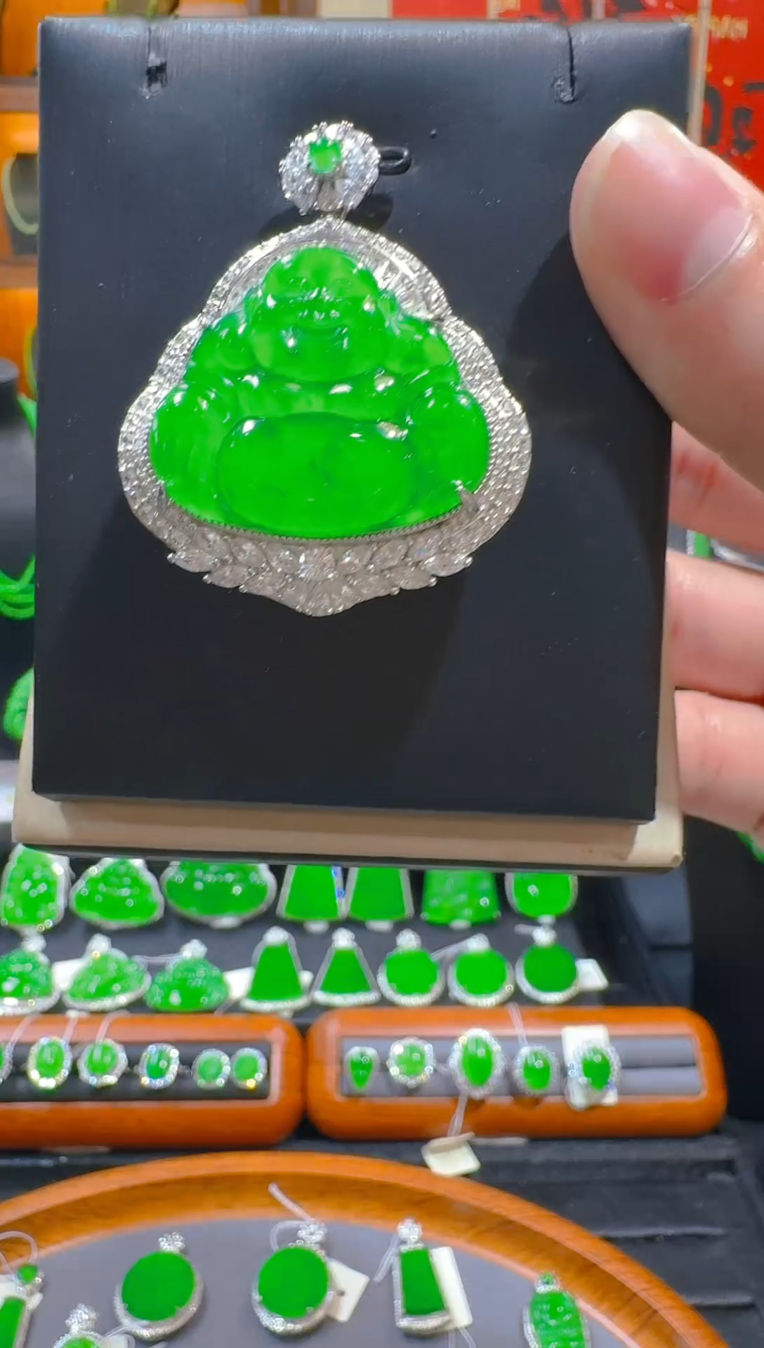 【闪购商品】翡翠吊坠(赠链)银S925镶嵌天然A货翡翠