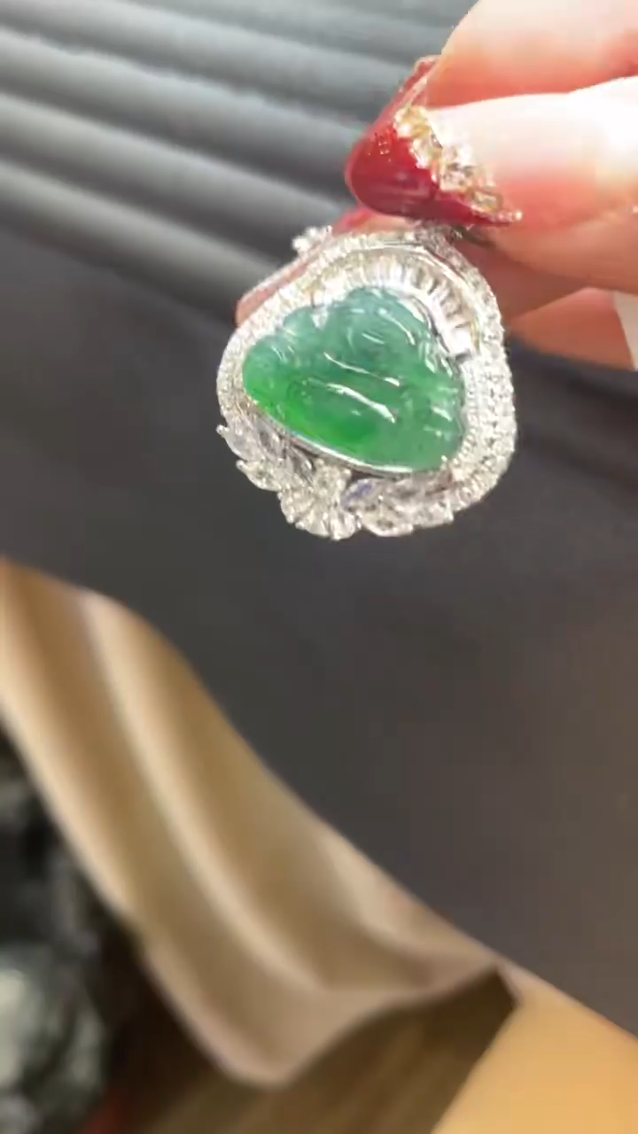 【闪购商品】翡翠颈饰未镶嵌      *27