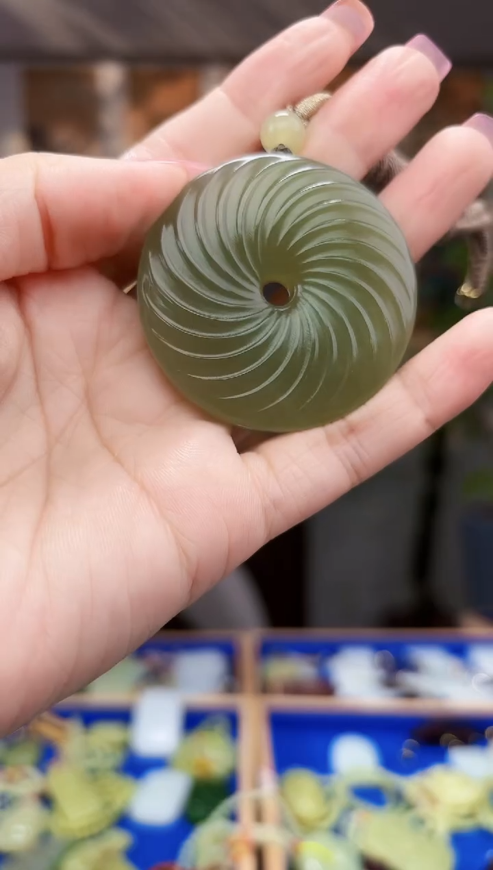 和田玉未镶嵌挂件拍一发一多样性发货