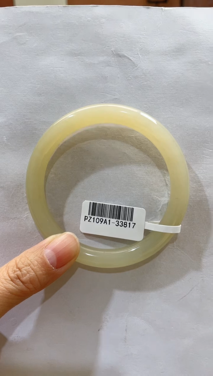 【闪购商品】和田玉手镯未镶嵌57