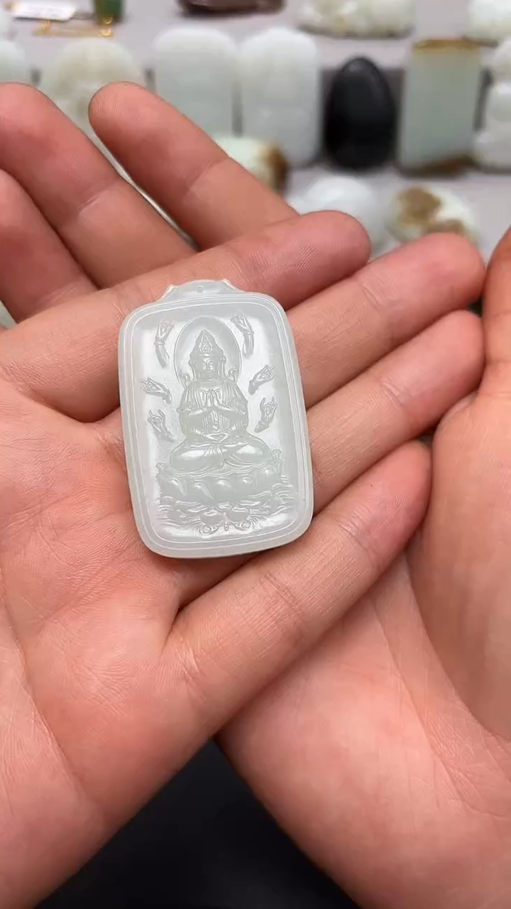 和田玉未镶嵌颈饰.