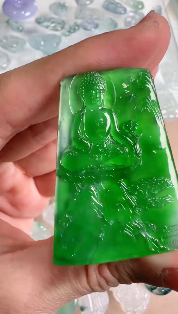 【闪购商品】翡翠吊坠(不含链)未镶嵌··