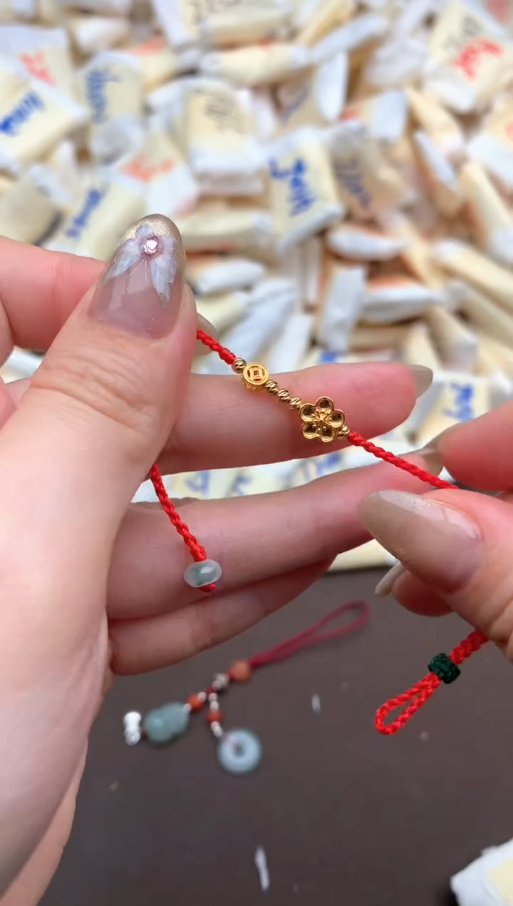 【闪购商品】翡翠手绳未镶嵌多样性发货（发一个）