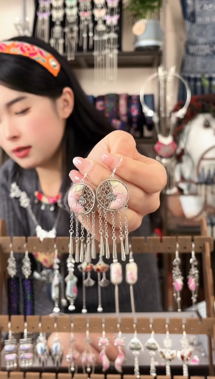 织绣民族风非遗老绣饰品224