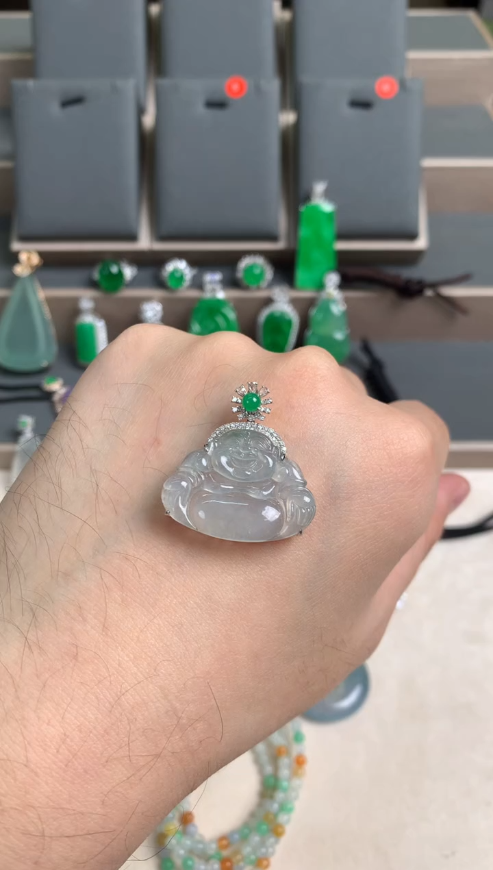 18K金镶嵌翡翠耳饰翡翠