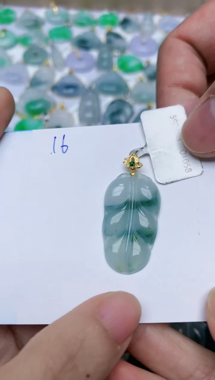 【闪购商品】翡翠颈饰18K金镶嵌天然翡翠A货    
