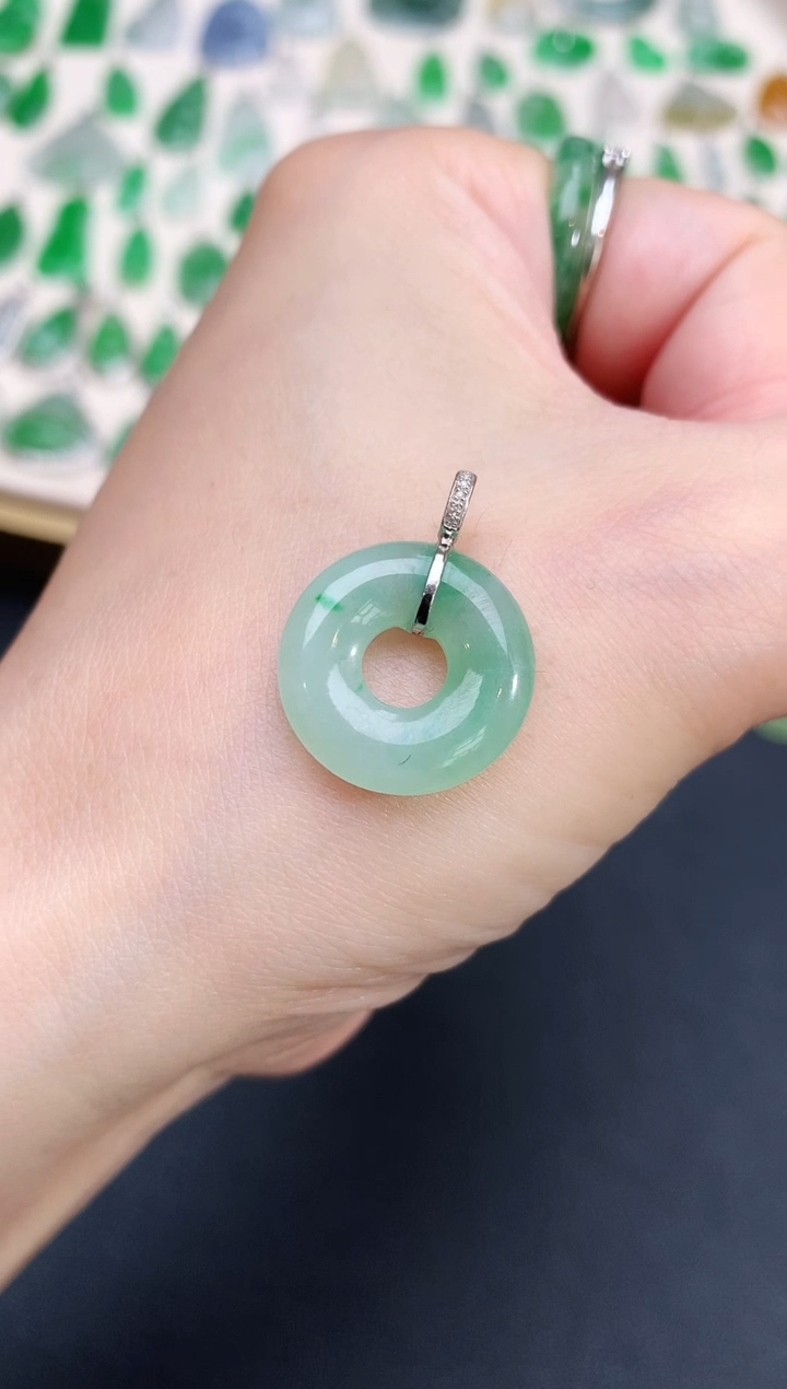 翡翠18K金镶嵌吊坠(不含链)30甜甜圈|999+0