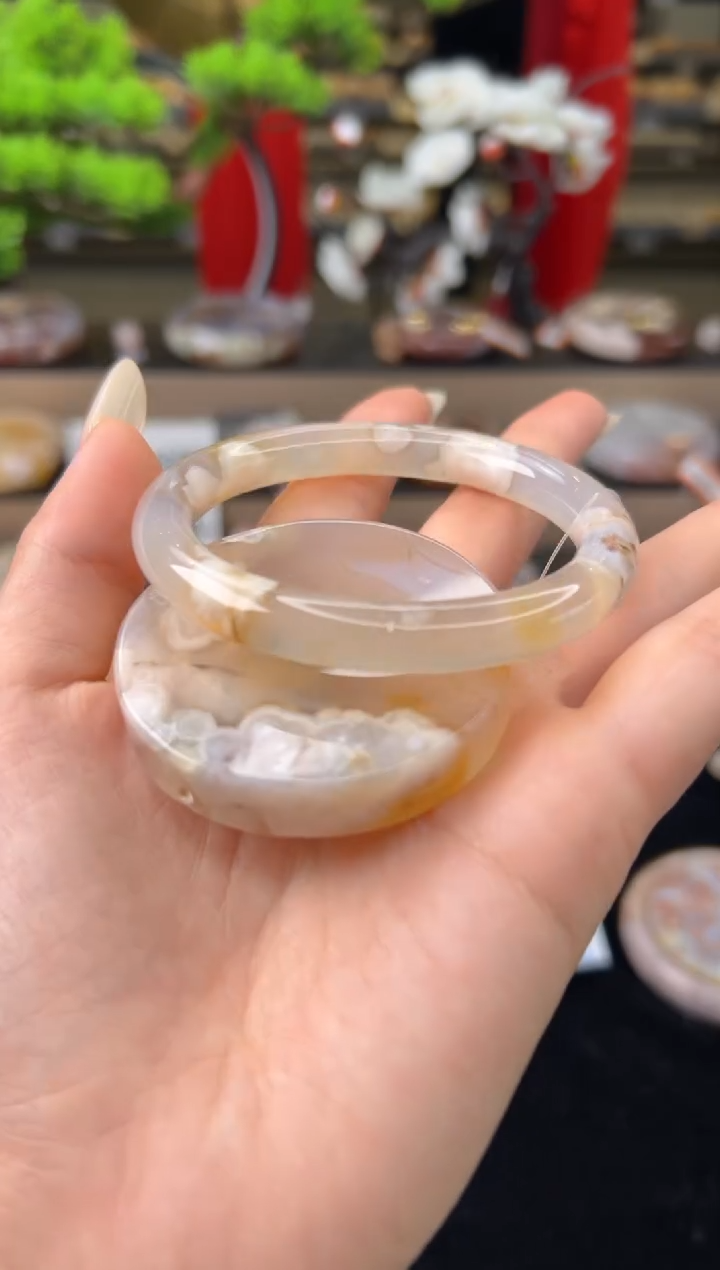 【闪购商品】石英质玉手镯未镶嵌56圈口（赠送镯心）21115