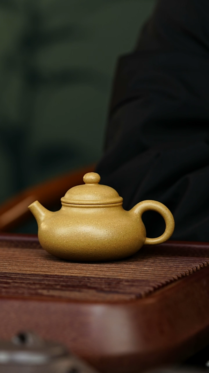 【闪购商品】紫砂茶壶梨皮小容天128cc