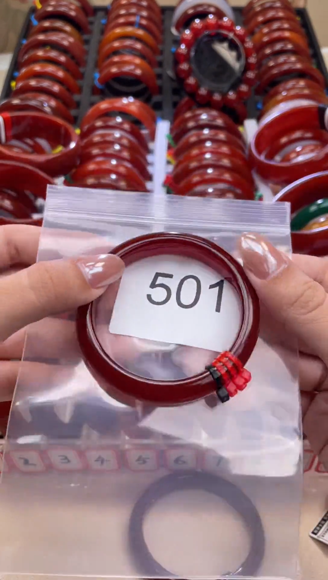 手镯玛瑙/玉髓未镶嵌小****)52圈口*A501