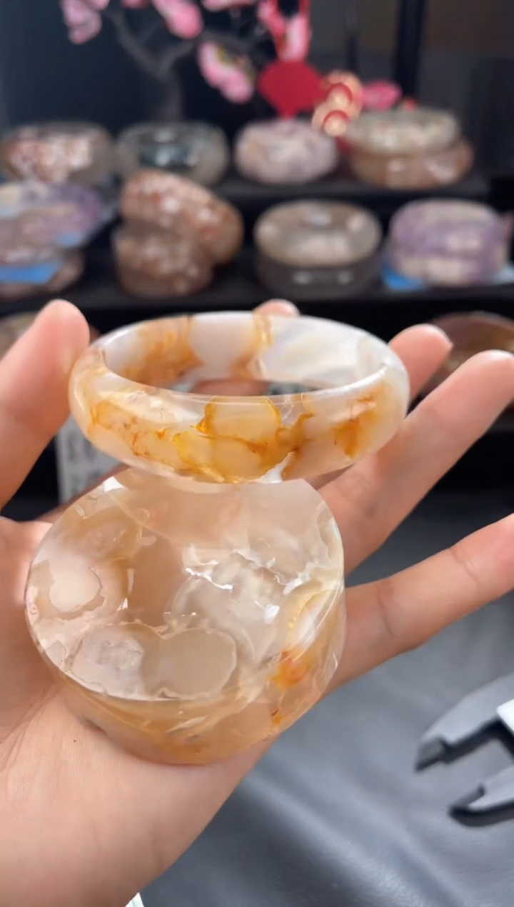 【闪购商品】石英质玉手镯未镶嵌61