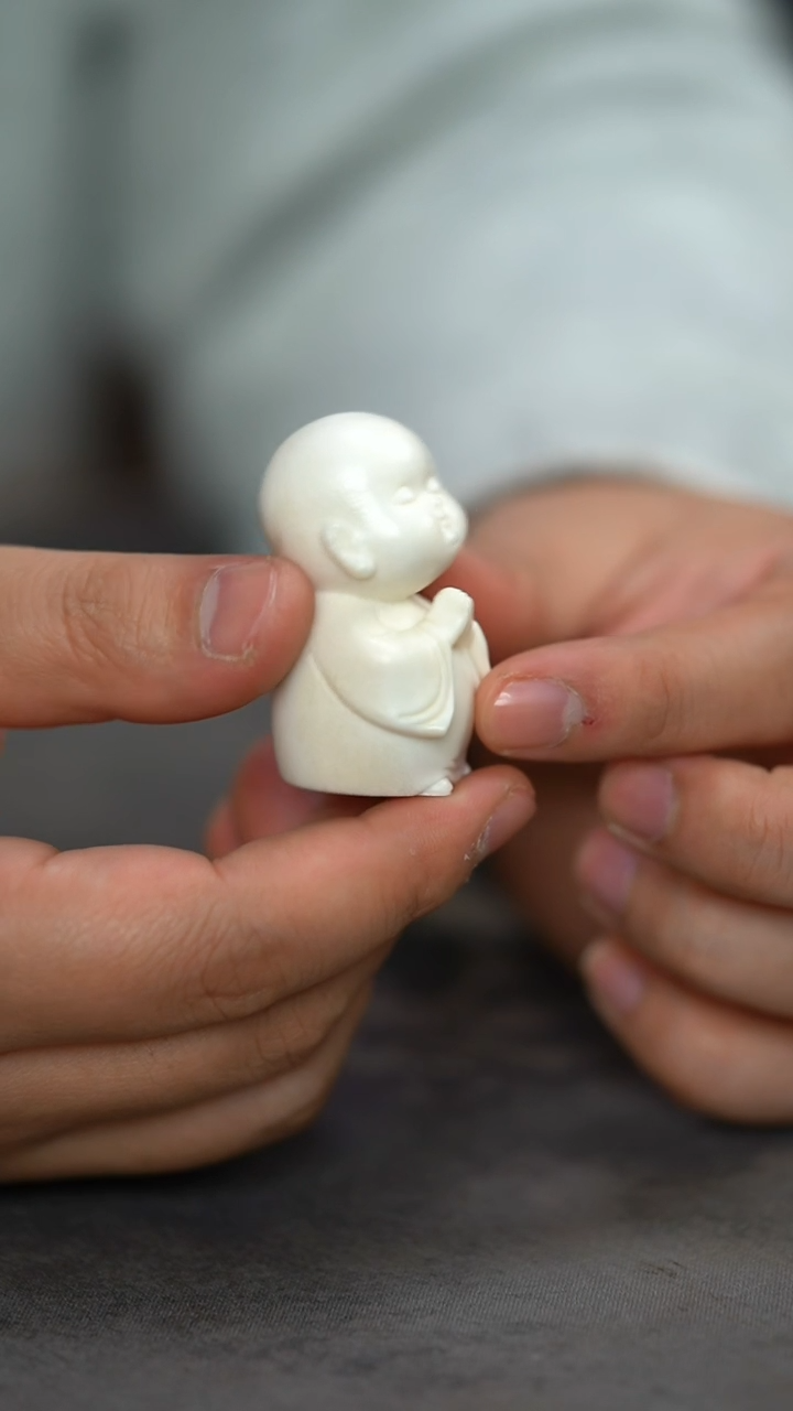 【闪购商品】金丝楠木雕手工精雕小沙弥把玩摆件