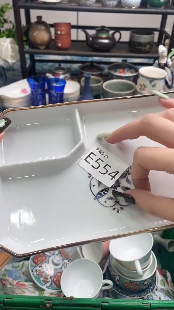 瓷片烟****校瑞瓷精美瓷器E554