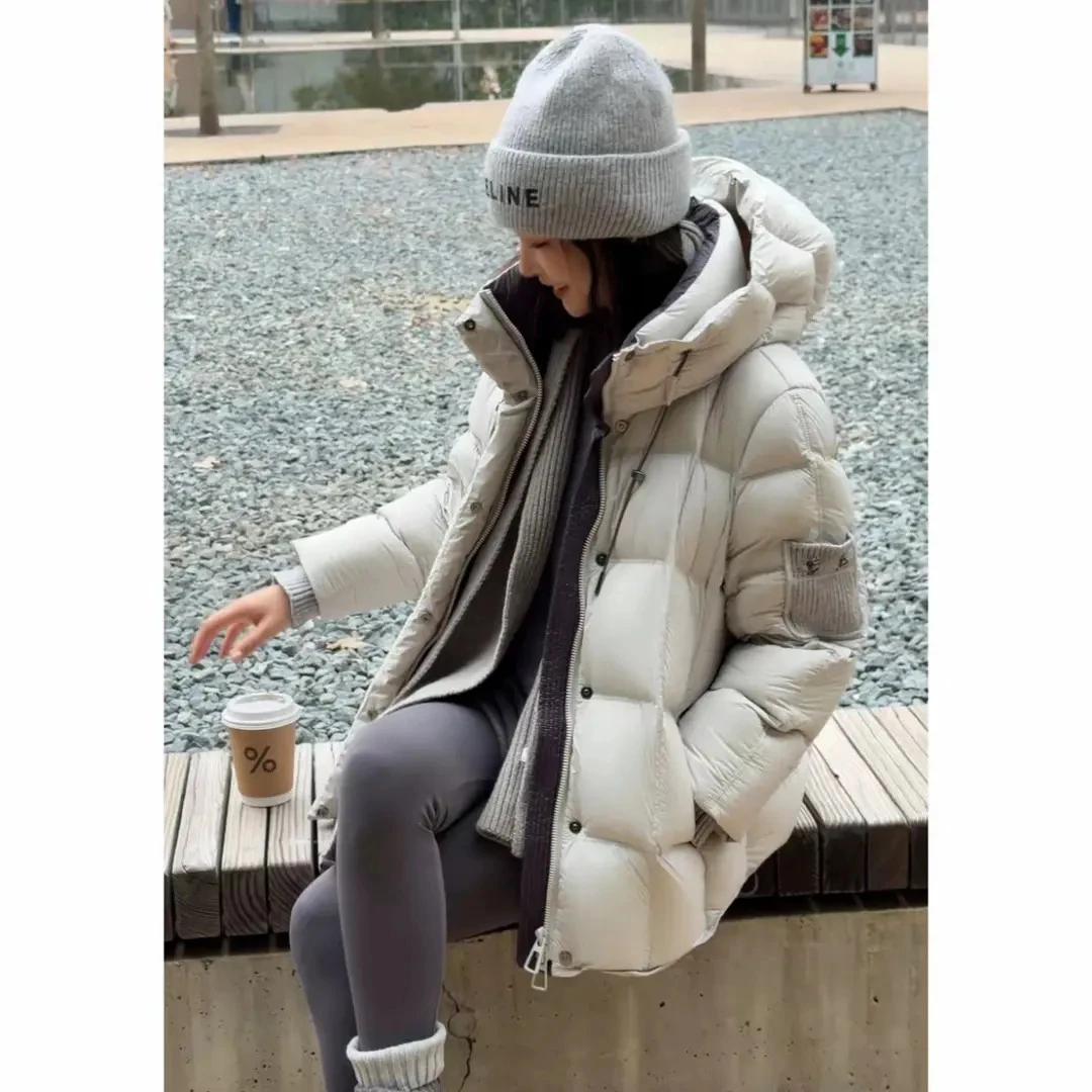 【90鹅绒】-顶奢高货2025女士时尚连帽一手长休闲加厚羽绒服