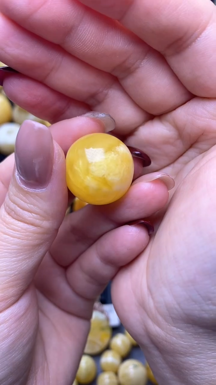 【闪购商品】琥珀裸石未镶嵌月.6