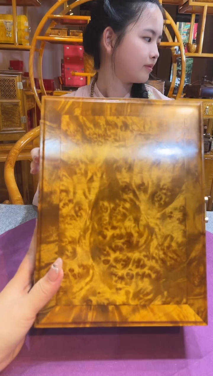 黄金色留疤绒布首饰盒27公分