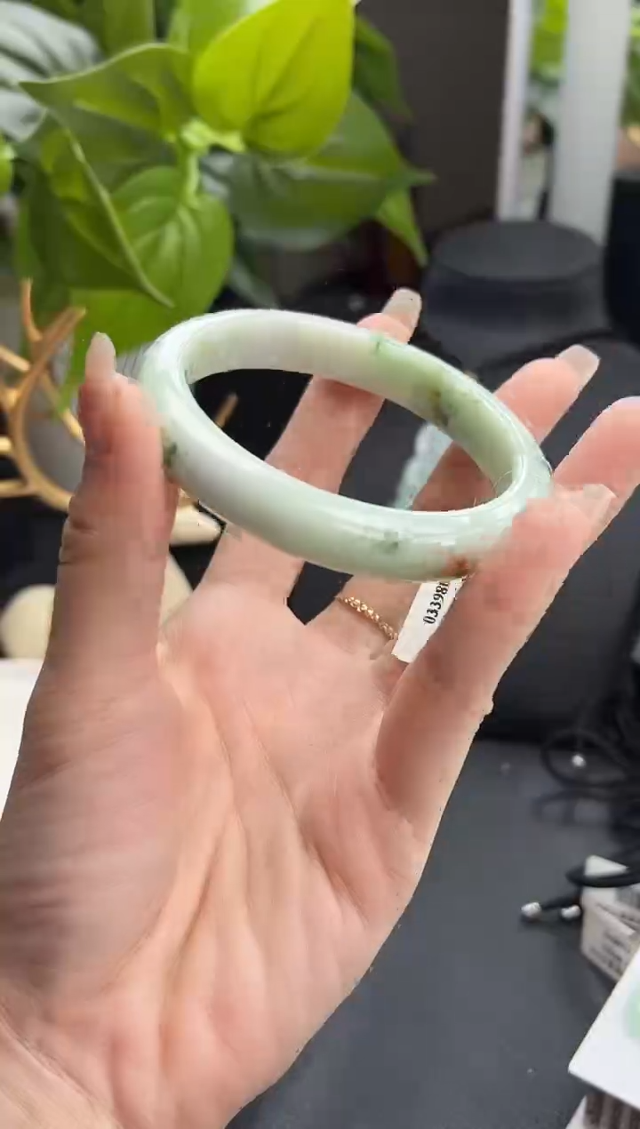 【闪购商品】翡翠手镯未镶嵌手镯 63圈口