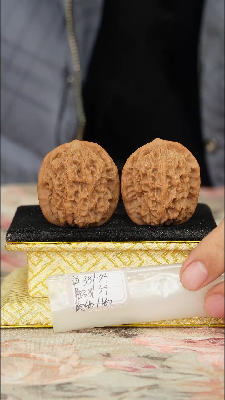【闪购商品】文玩核桃把件非嫁接马老四