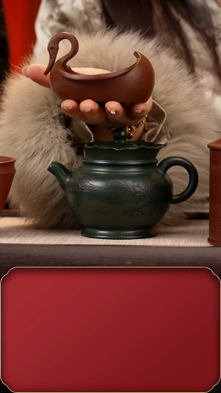 【闪购商品】紫砂茶壶LCH菱花僧帽 绿300cc+天鹅