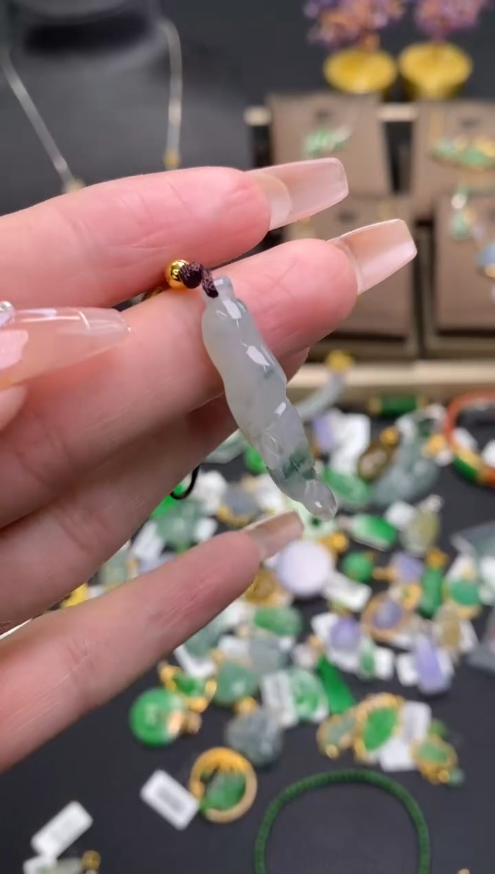 【闪购商品】翡翠颈饰未镶嵌净货18496