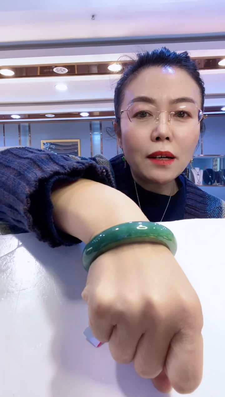 未镶嵌手镯翡翠翡翠手镯