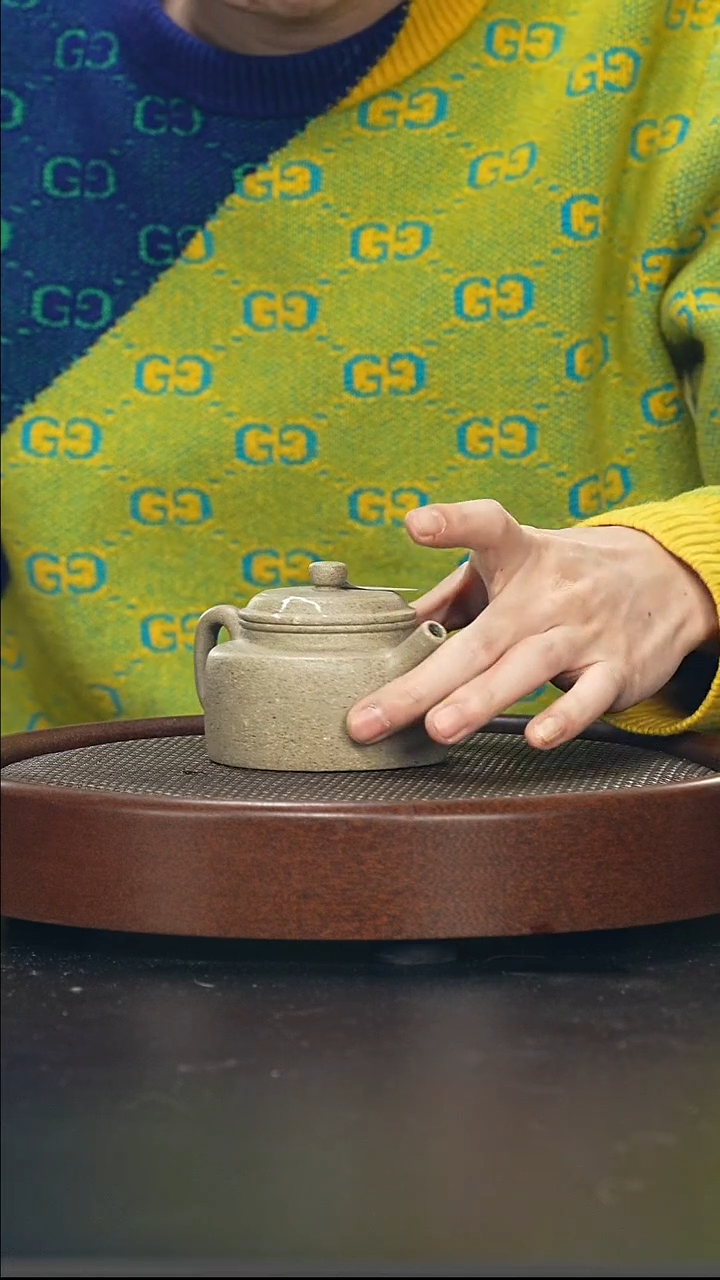 茶壶紫砂德中-黑段-全手工微微瑕-190cc