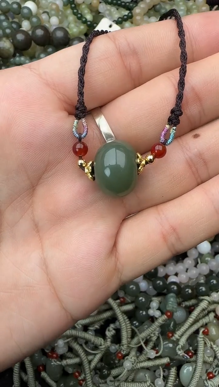 颈饰未镶嵌和田玉拍一发一