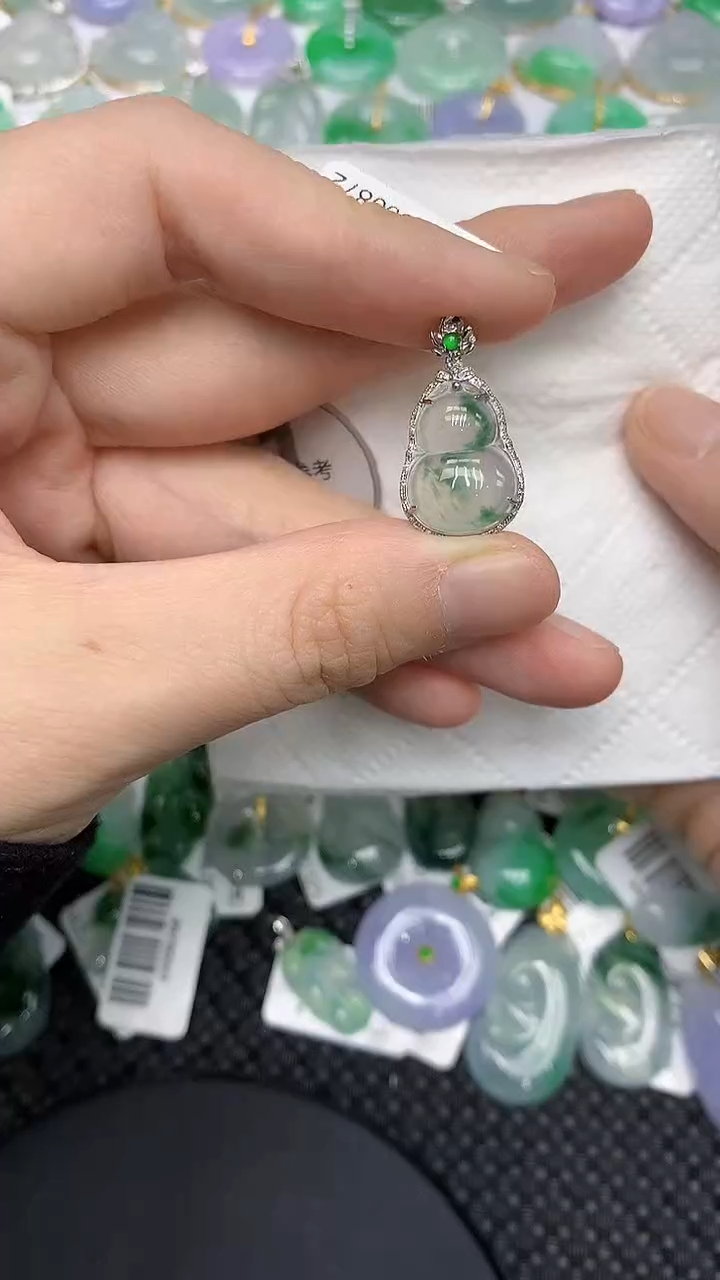 颈饰18K金镶嵌翡翠11111111