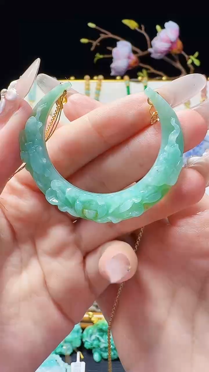 翡翠银S925镶嵌颈饰弯弯