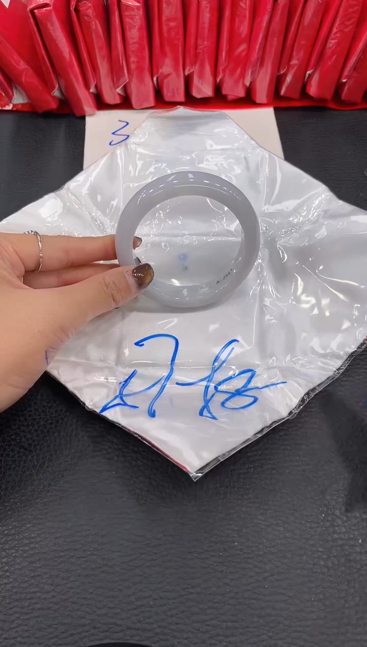 【闪购商品】翡翠手镯未镶嵌手镯