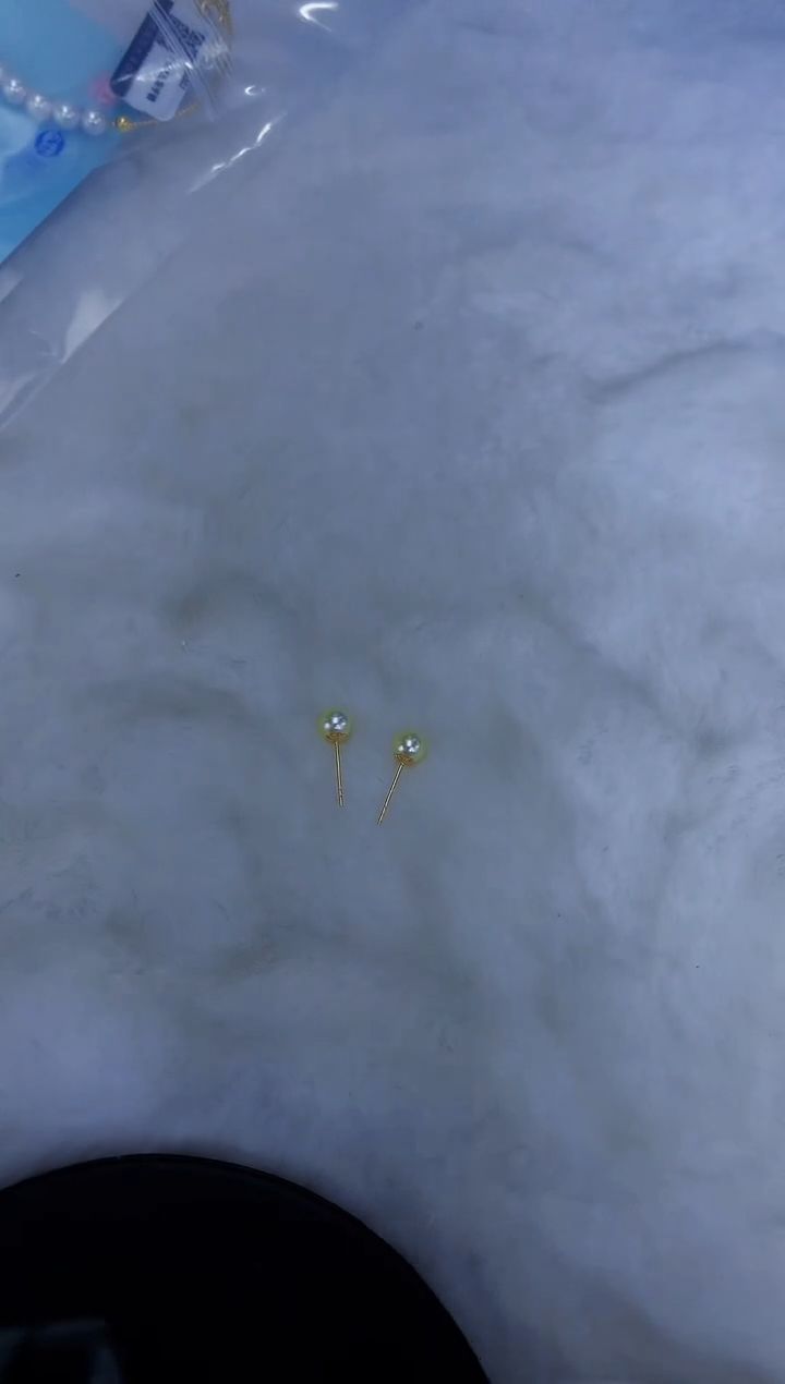 18K金镶嵌海水珍珠饰品5-6羽皇金素钉定制