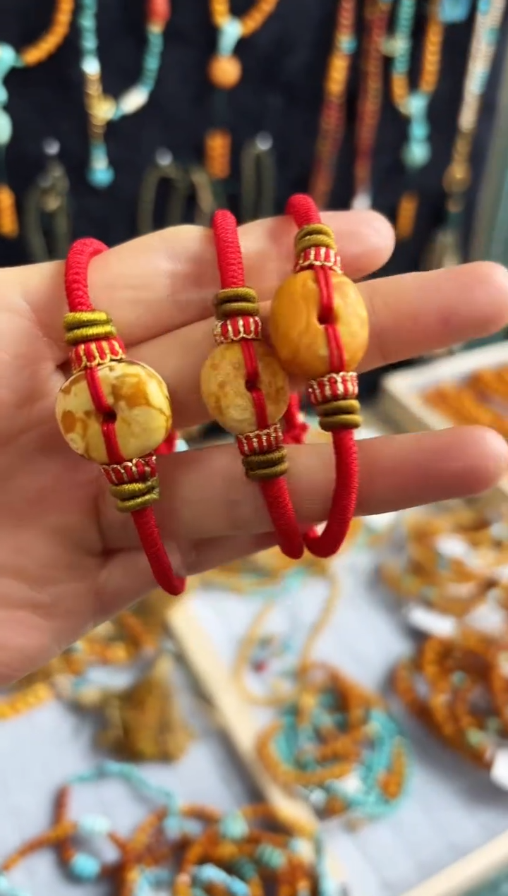 【闪购商品】琥珀裸石未镶嵌蜜蜡手链多样性发其一