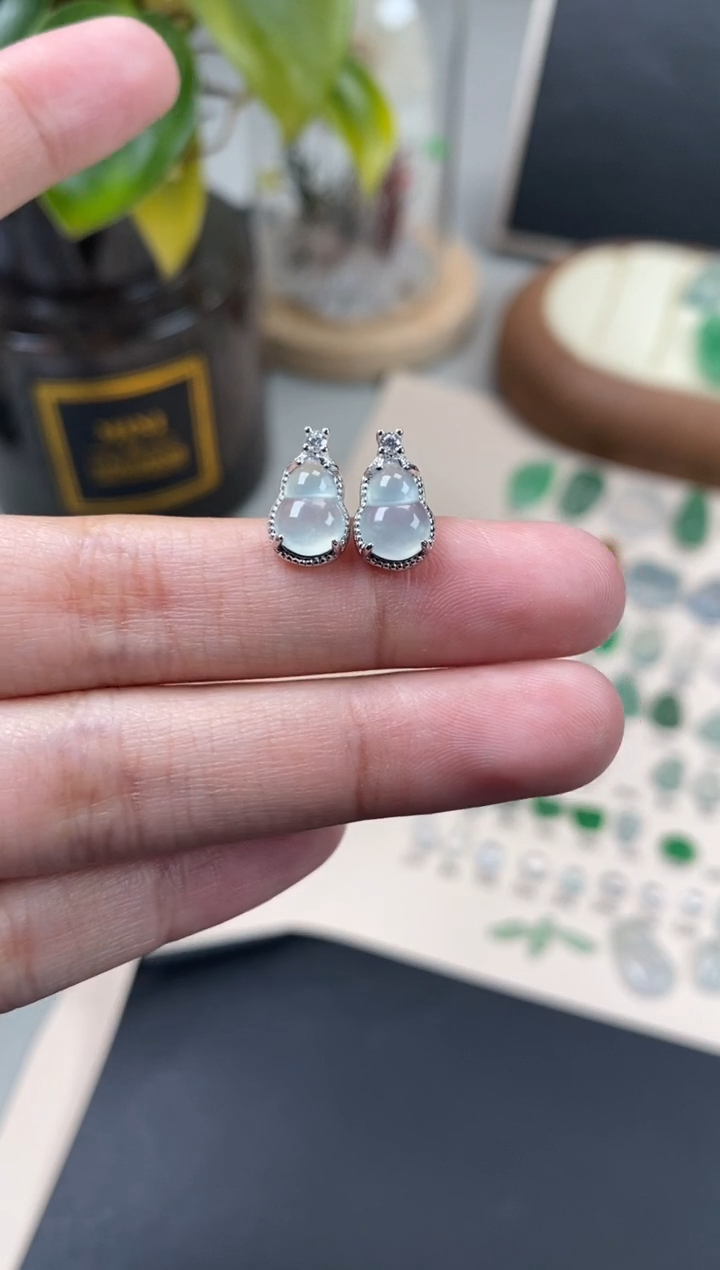 【闪购商品】翡翠颈饰银S925镶嵌翡翠冰晴葫芦