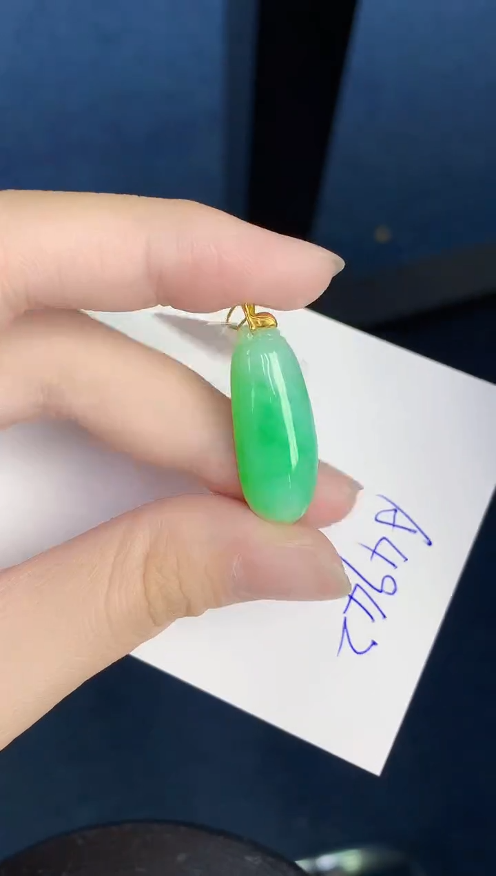 翡翠18K金镶嵌颈饰000000000