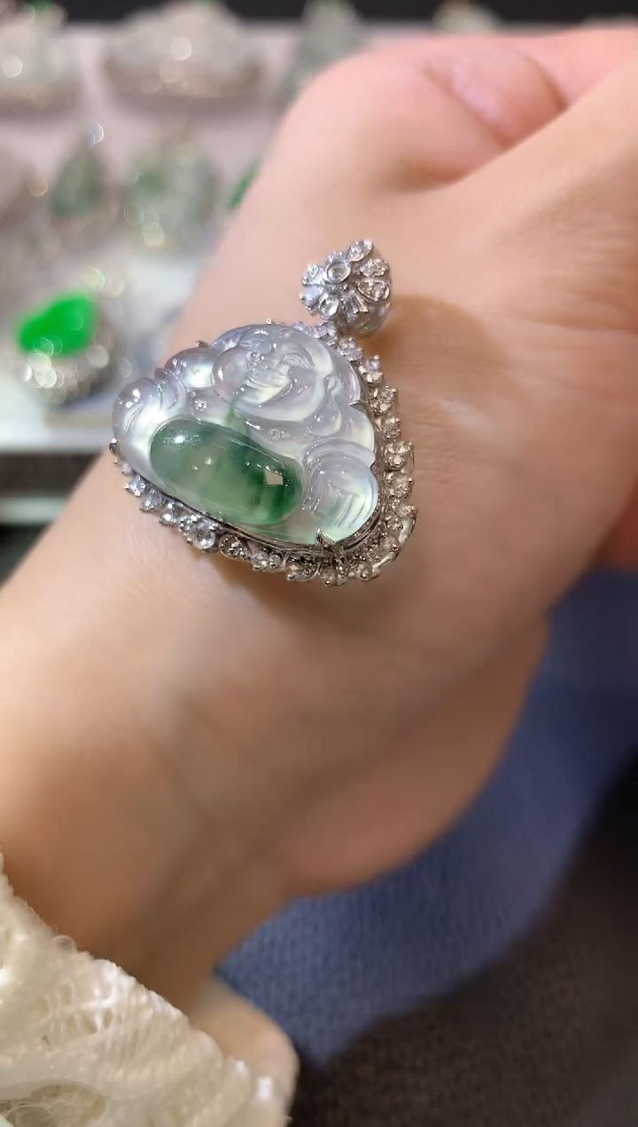 【闪购商品】翡翠吊坠(不含链)18K金镶嵌C14