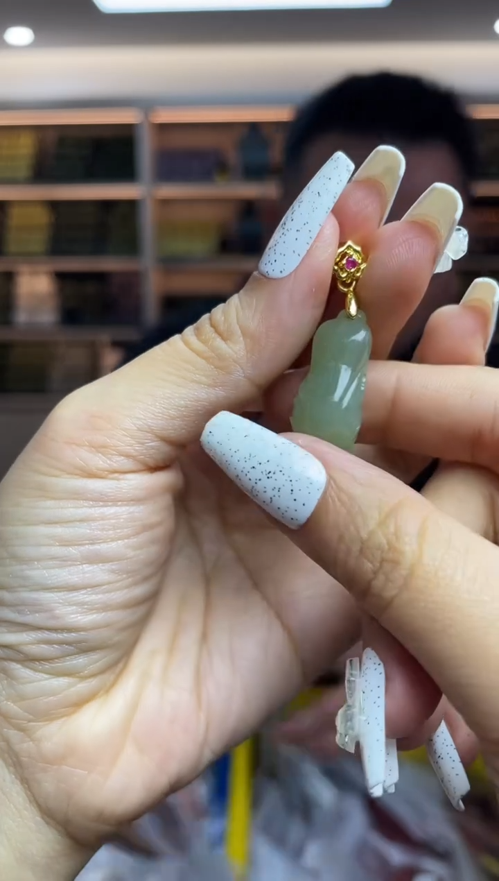 【闪购商品】和田玉·未镶嵌多样性发一件