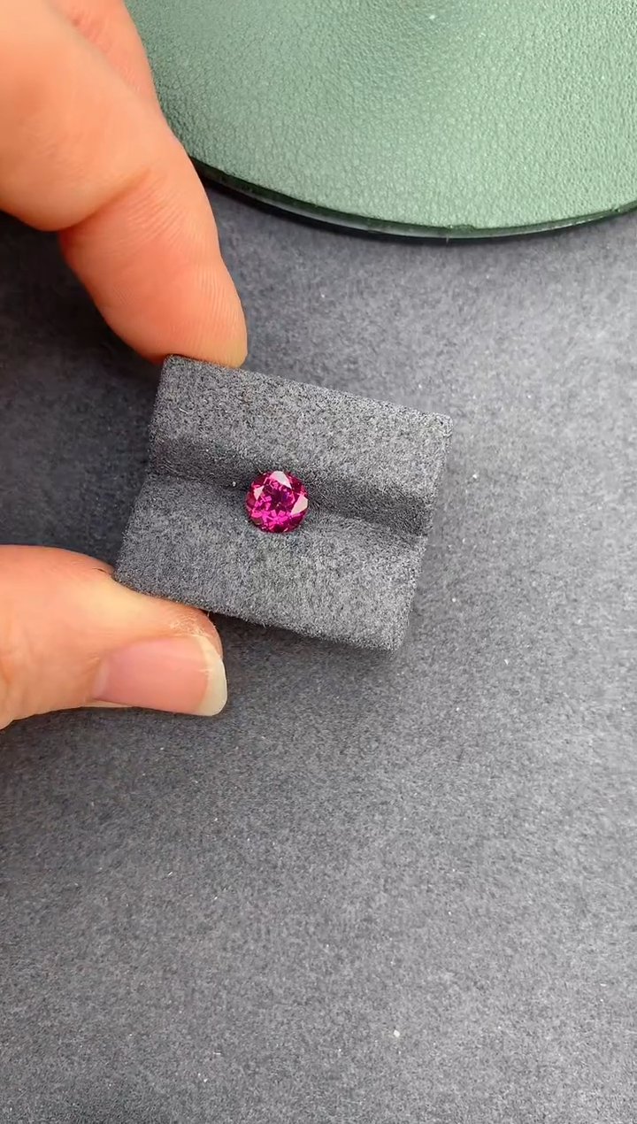 【闪购商品】石榴石裸石未镶嵌1ct镁铝榴石