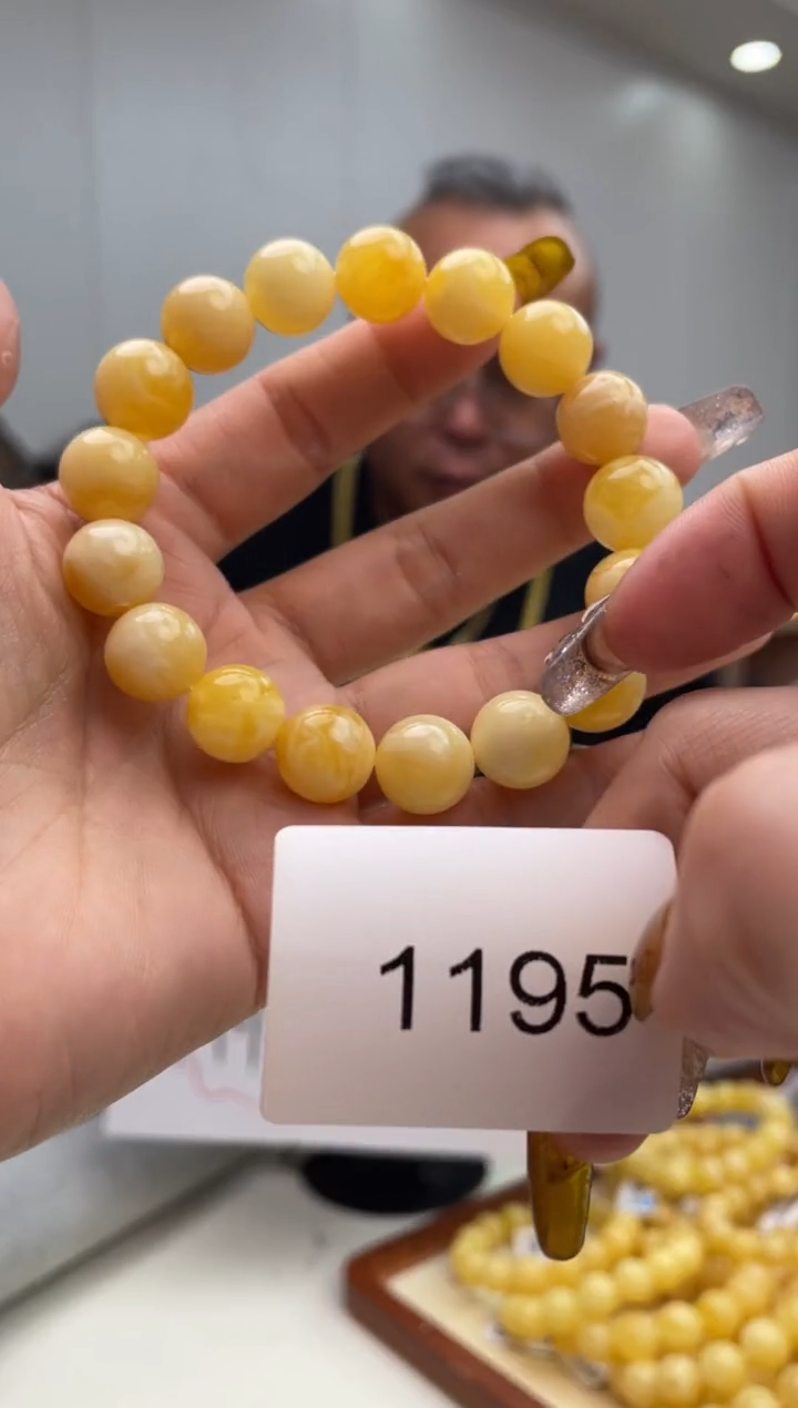 【闪购商品】琥珀裸石未镶嵌1195多样性发其中一件