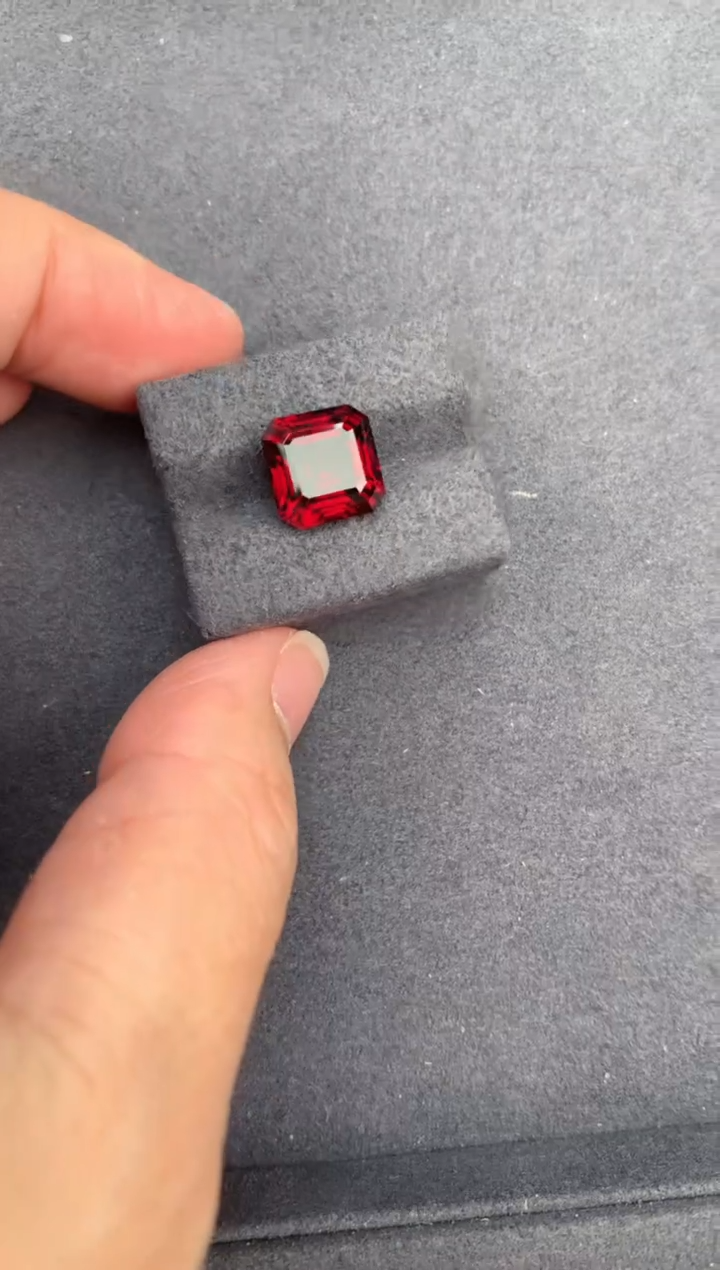 【闪购商品】石榴石裸石未镶嵌6ct镁铝榴石