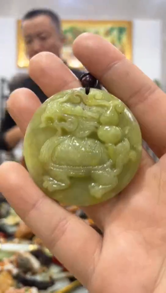 未镶嵌岫玉挂件 