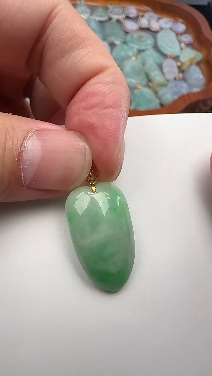 翡翠18K金镶嵌吊坠(不含链)福桃