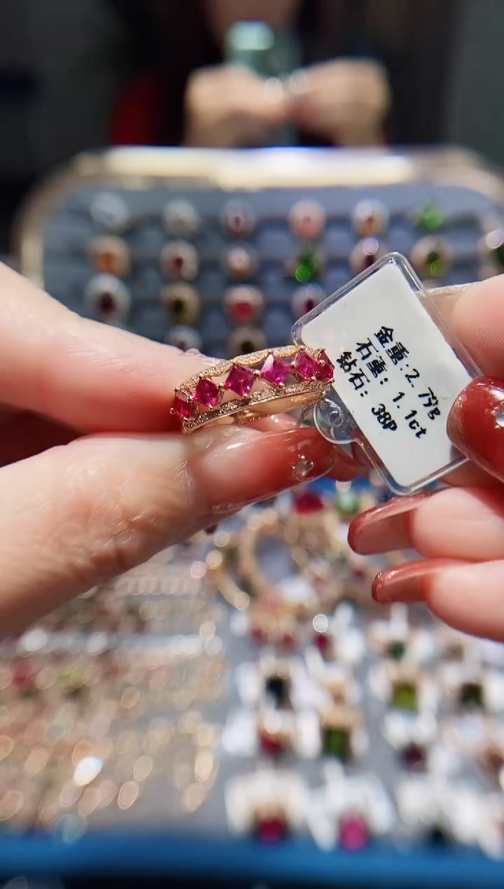 【闪购商品】红宝石戒指18K金镶嵌1.1..