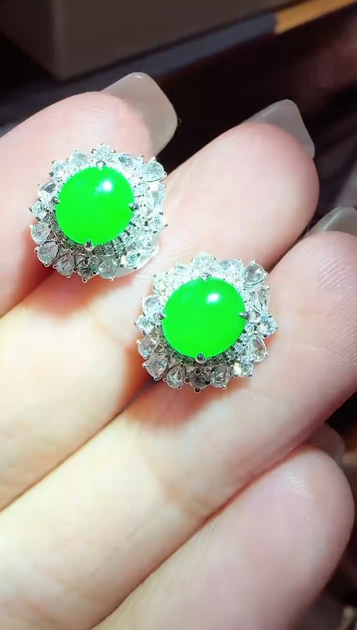 【闪购商品】翡翠耳饰18K金镶嵌蛋面