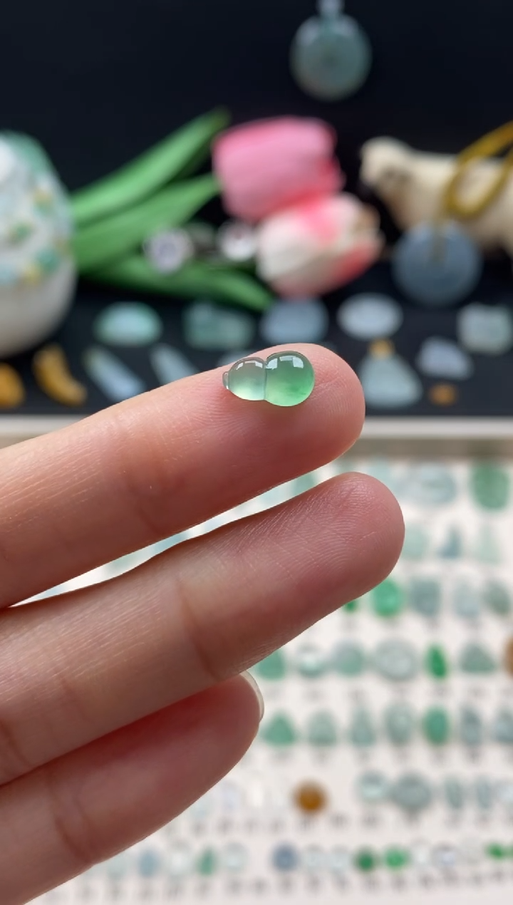 【闪购商品】翡翠颈饰未镶嵌翡翠冰绿葫芦