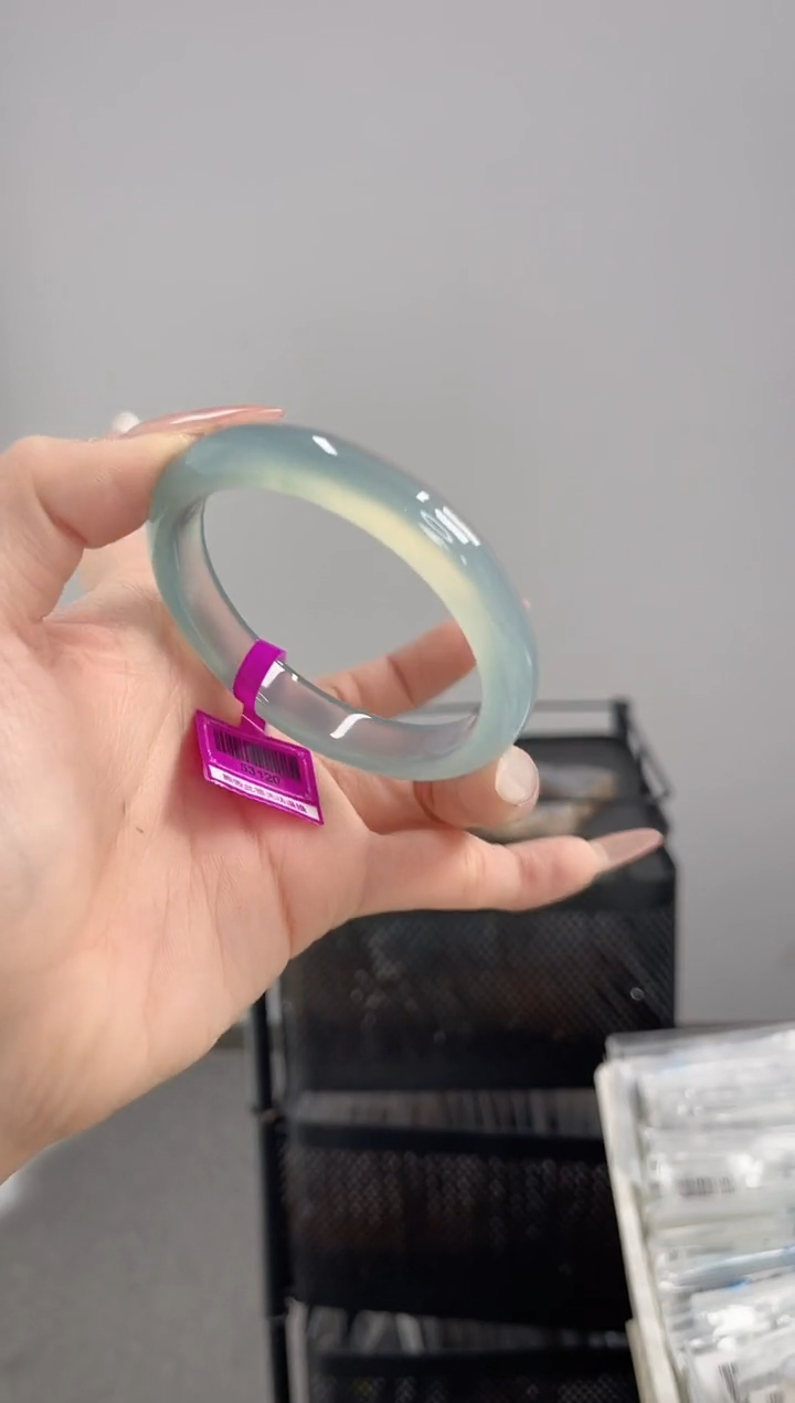 【闪购商品】玛瑙/玉髓手镯未镶嵌55-56圈