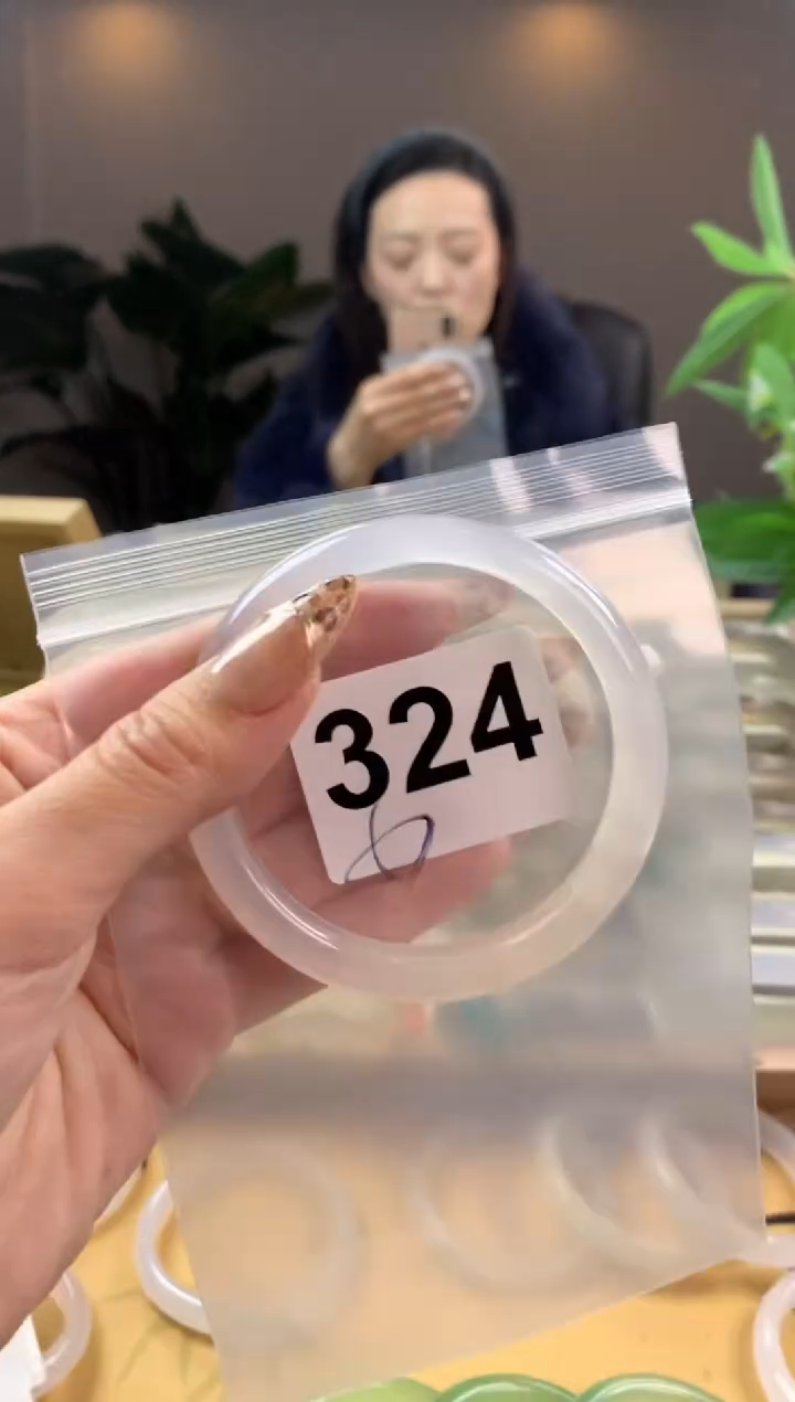 【闪购商品】玛瑙/玉髓手镯未镶嵌324